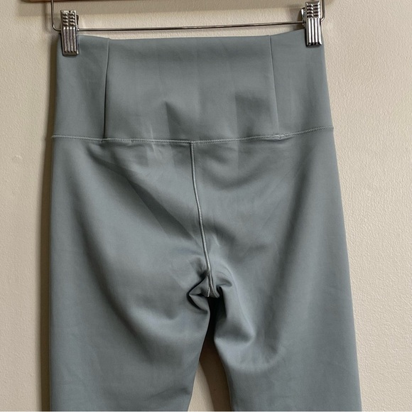 Vuori Fern Evolve Leggings Size XS - Picture 8 of 11